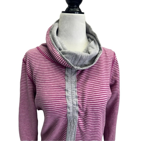 Lululemon In a Cinch Long Sleeve Grey Reversible Pullover Top Size S - Picture 10 of 12